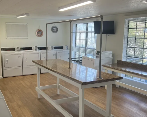 24-Hour Coin Laundry at Deer Run RV Park – Troy, AL 24-hour coin laundry facility at Deer Run RV Park in Troy, Alabama