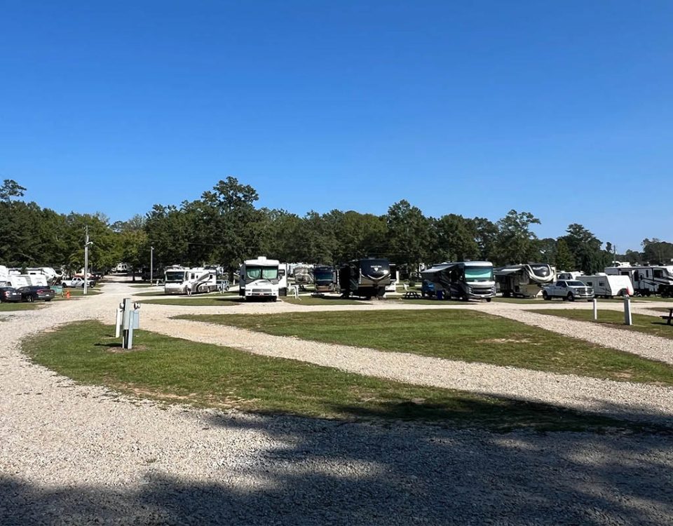 RV campers enjoying a peaceful winter day at Deer Run RV Park in Troy, Alabama